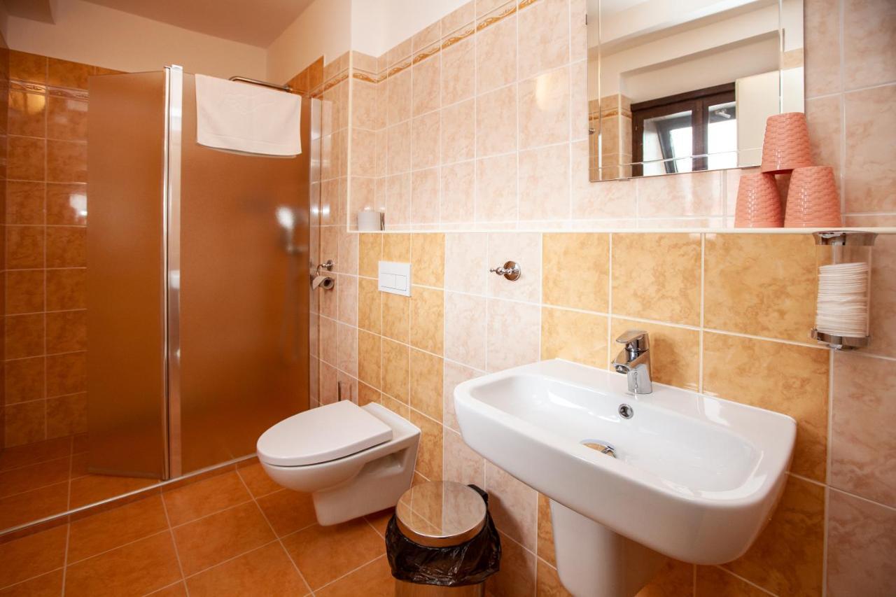 Hotel Stella Plzeň Dış mekan fotoğraf